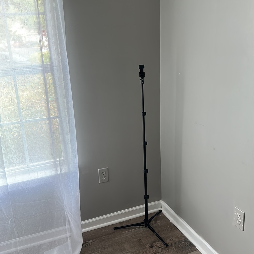 Extendable Camera Tripod - Picture 2 of 2